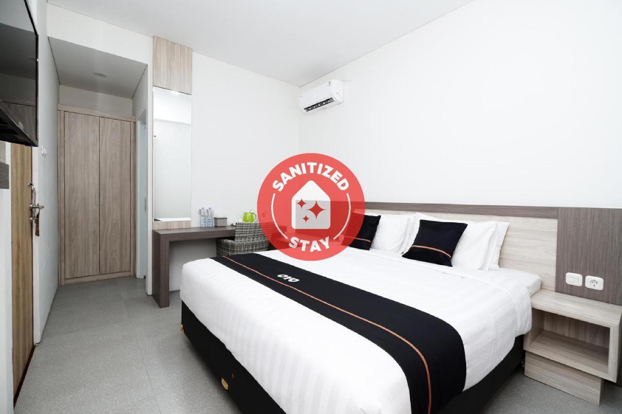 Hotel Oyo 2298 Jebres House Syariah Solo Exterior foto