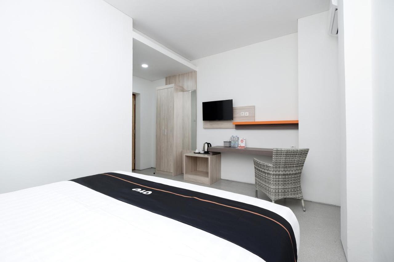 Hotel Oyo 2298 Jebres House Syariah Solo Exterior foto