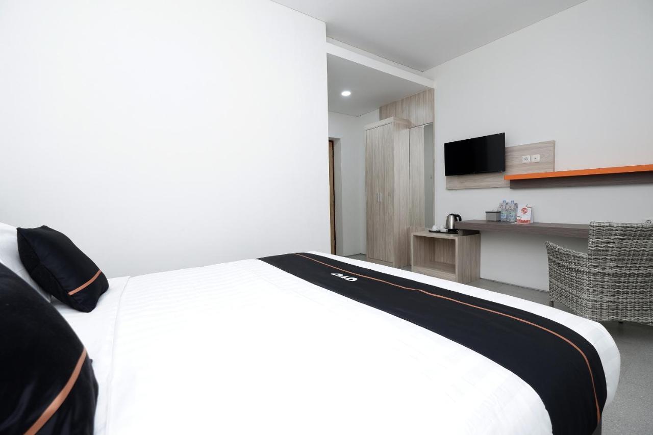 Hotel Oyo 2298 Jebres House Syariah Solo Exterior foto