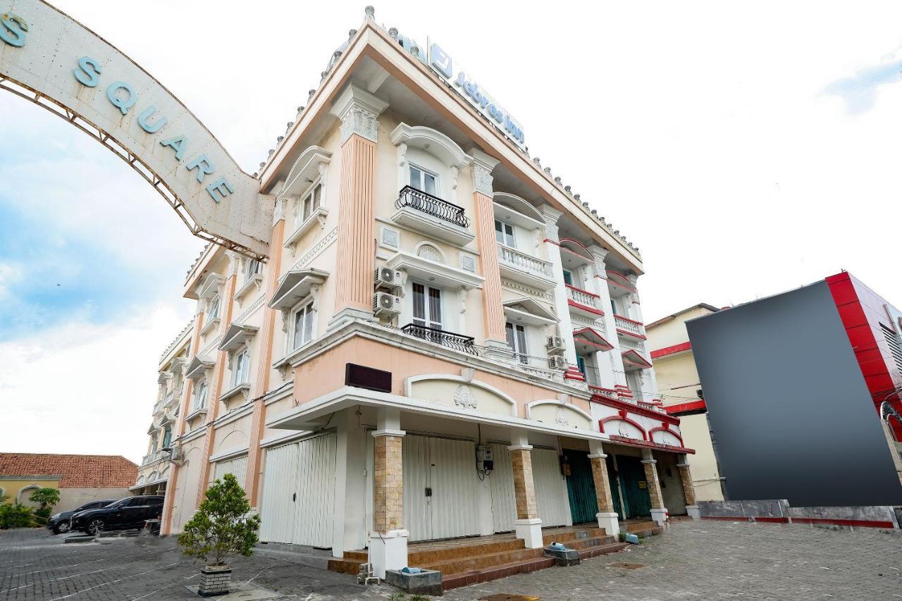 Hotel Oyo 2298 Jebres House Syariah Solo Exterior foto
